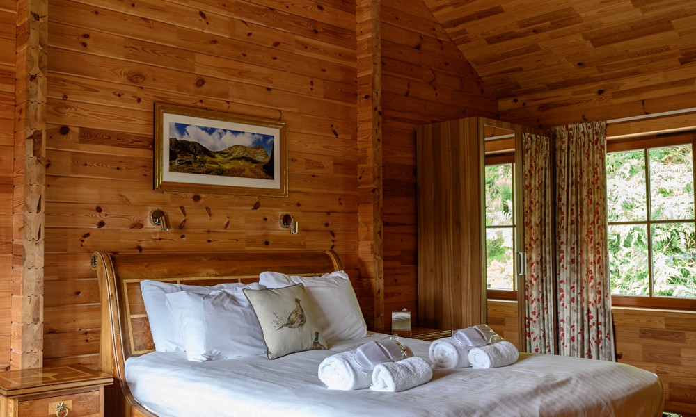 Accommodation - Luxury Lodges with Hot Tubs - 1 bedroom lodges bedroom