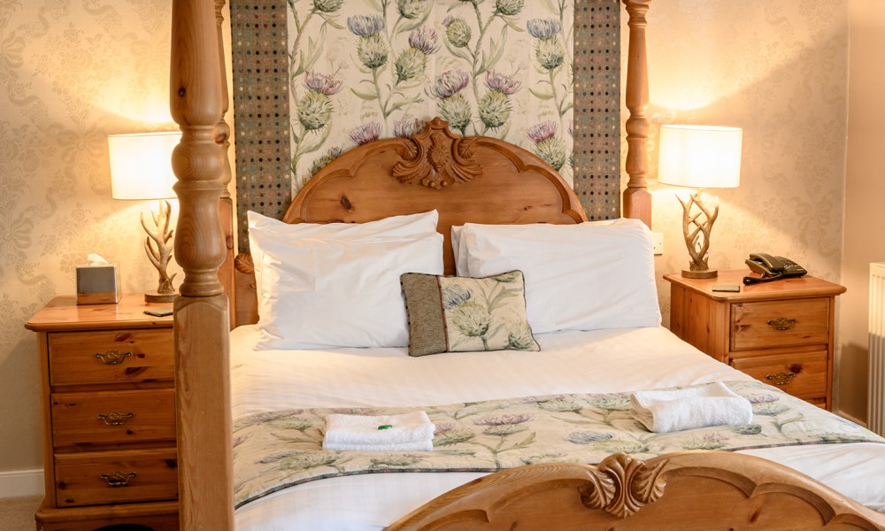 Accommodation - Four poster room