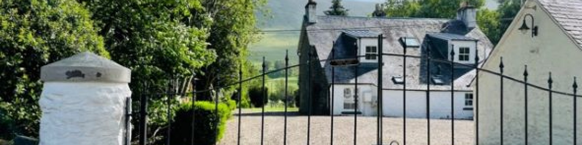Accommodation The Old Manse Luxury 5 bedroom house with hot tub Entrance