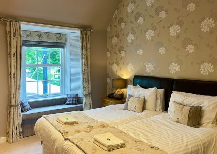 A cosy Superior Twin Room at Glen Clova Hotel